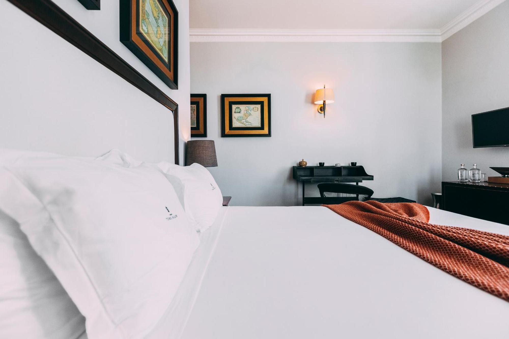 Torel Palace Lisboa Pokoj fotografie A bedroom at the hotel