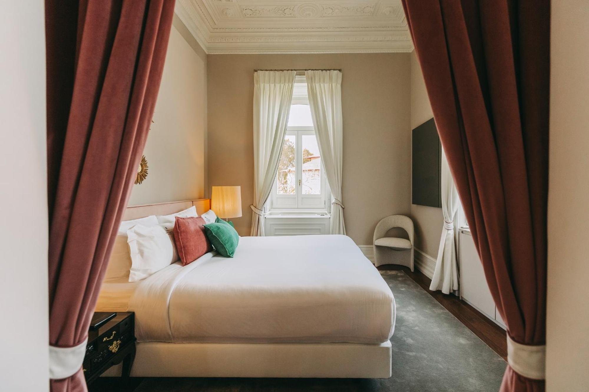 Torel Palace Lisboa Pokoj fotografie A bedroom at the hotel