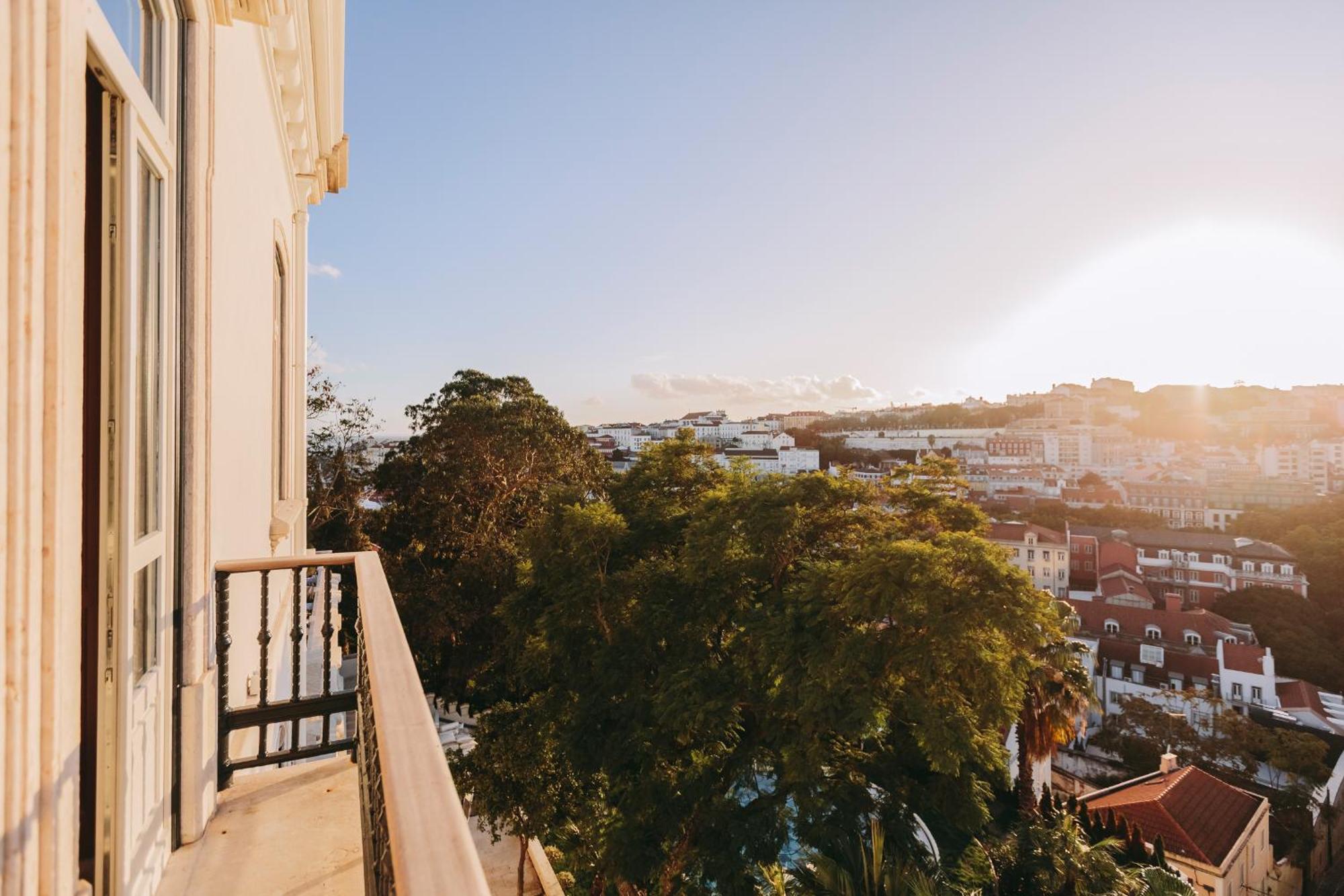 Torel Palace Lisboa Pokoj fotografie View from the balcony of a typical apartment