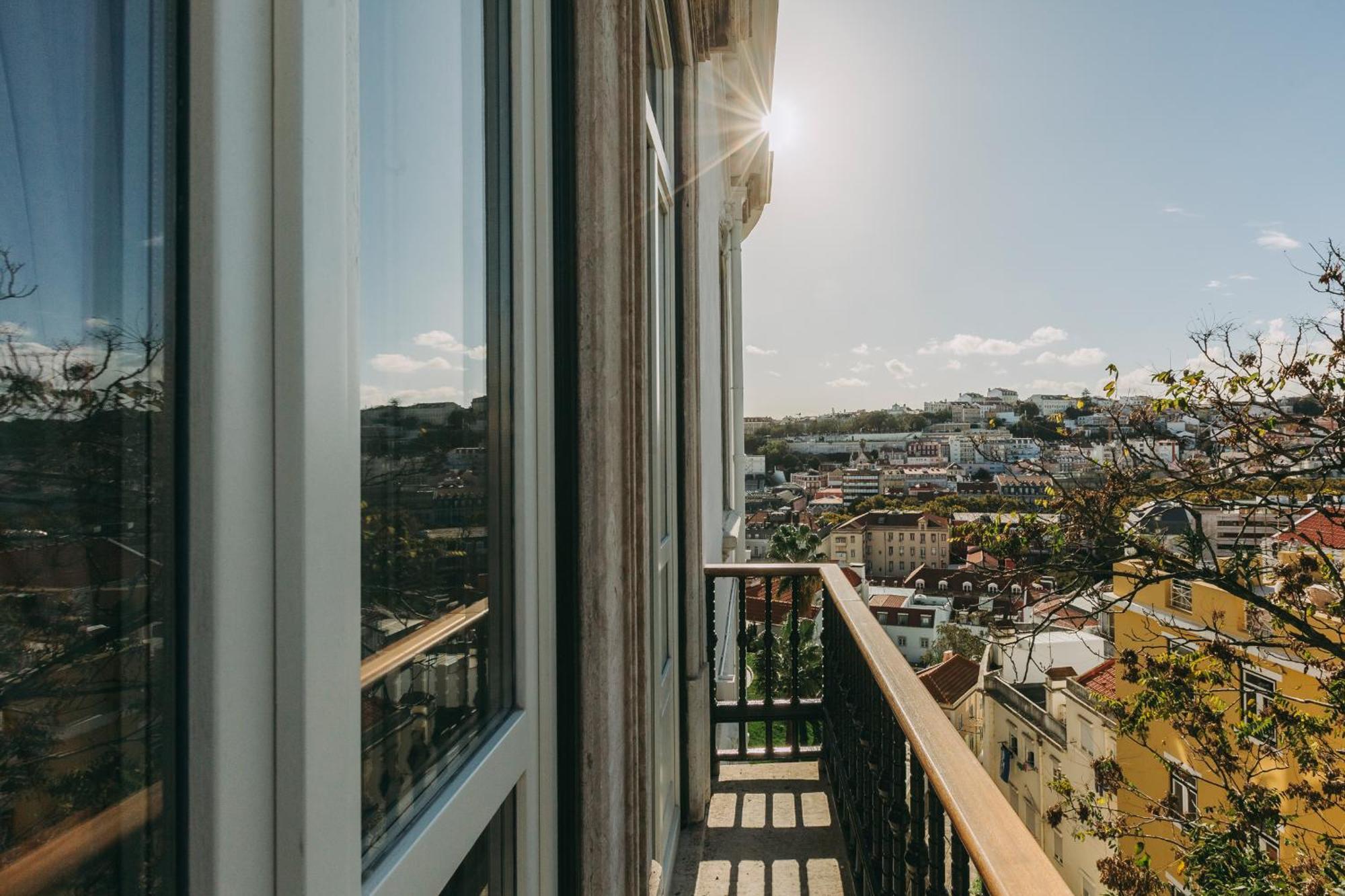 Torel Palace Lisboa Pokoj fotografie A view from the balcony of a typical apartment